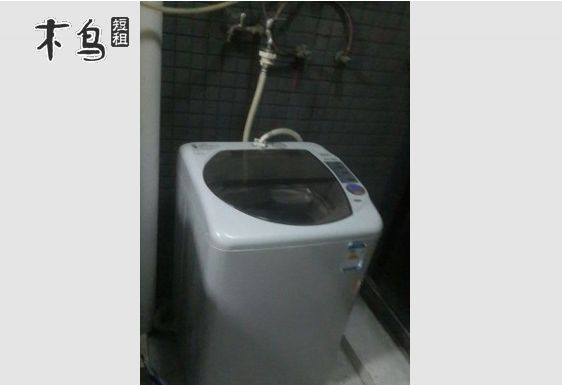 为确保故事家所有人员的安全,入住的各位,请务必携带本人有效证件(身份证,临时身份证或其他有身份信息的有效证件)。如不能提供,故事家只能微笑着拒绝您的入住。给您带来的不便,敬请谅解! 故事家坚持给大家提供干净,安全,舒适的睡眠环境,花费近万元配置了空调,涉及到电费等问题,所以适当提价,现执行夏季收费。一般我们定的空调开放时间,晚上十点到第二天早上八点。所以现在开始我们恢复原价59(含空调费)另只要你住满3天以上,每晚还会返现4元哦。 我们提价的同时,也会不断完善自己。希望故事家还有故事家的掌柜们能够尽可能的