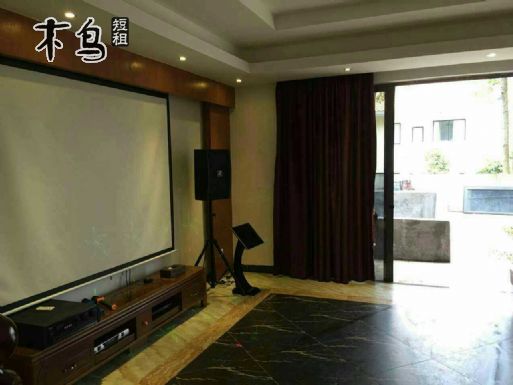 富力泉天下别墅交通路线指南 1、广州市出发:华南快线京珠高速街北高速(街口出口)105国道(新丰方向)温泉镇景泉大道(富力泉天下) 2、深圳、东莞出发:广深高速火村出入口北二环高速京珠高速街北高速(街口出口)105国道(新丰方向)温泉镇景泉大道(富力泉天下) 3、佛山、南海、顺德、三水出发: 广佛高速北二环高速岑村出入口机场高速街北高速(街口出口)105国道(新丰方向)温泉镇景泉大道(富力泉天下) 4、珠海出发: 京珠高速街北高速(街口出口)105国道(新丰方向)温泉镇