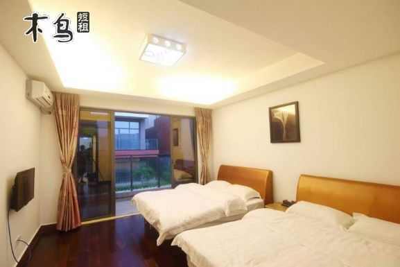 富力泉天下别墅交通路线指南 1、广州市出发:华南快线京珠高速街北高速(街口出口)105国道(新丰方向)温泉镇景泉大道(富力泉天下) 2、深圳、东莞出发:广深高速火村出入口北二环高速京珠高速街北高速(街口出口)105国道(新丰方向)温泉镇景泉大道(富力泉天下) 3、佛山、南海、顺德、三水出发: 广佛高速北二环高速岑村出入口机场高速街北高速(街口出口)105国道(新丰方向)温泉镇景泉大道(富力泉天下) 4、珠海出发: 京珠高速街北高速(街口出口)105国道(新丰方向)温泉镇