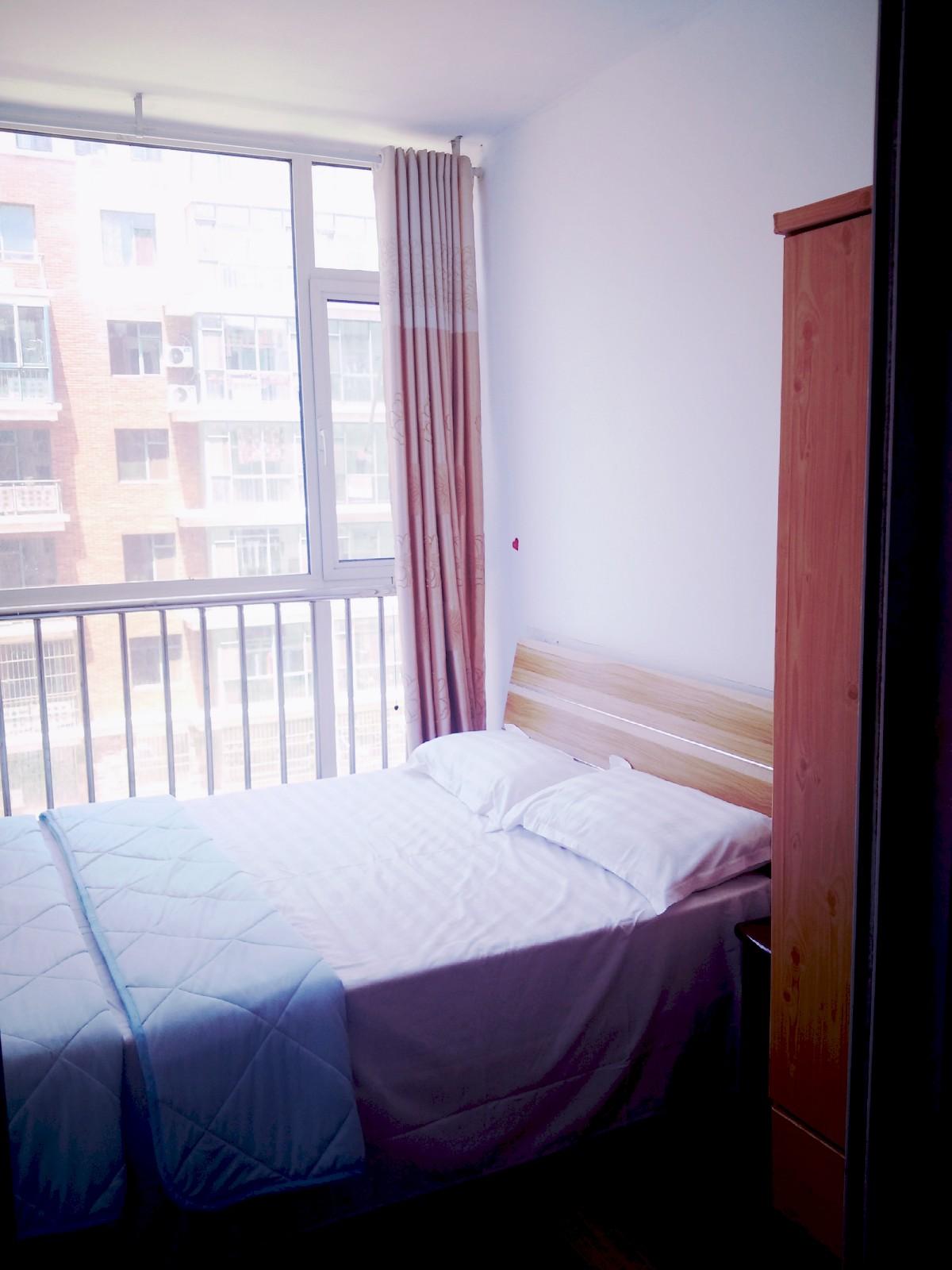 房东房源 房客评价(1条) 金沙滩海边青岛啤酒节对面的平价可做饭公寓