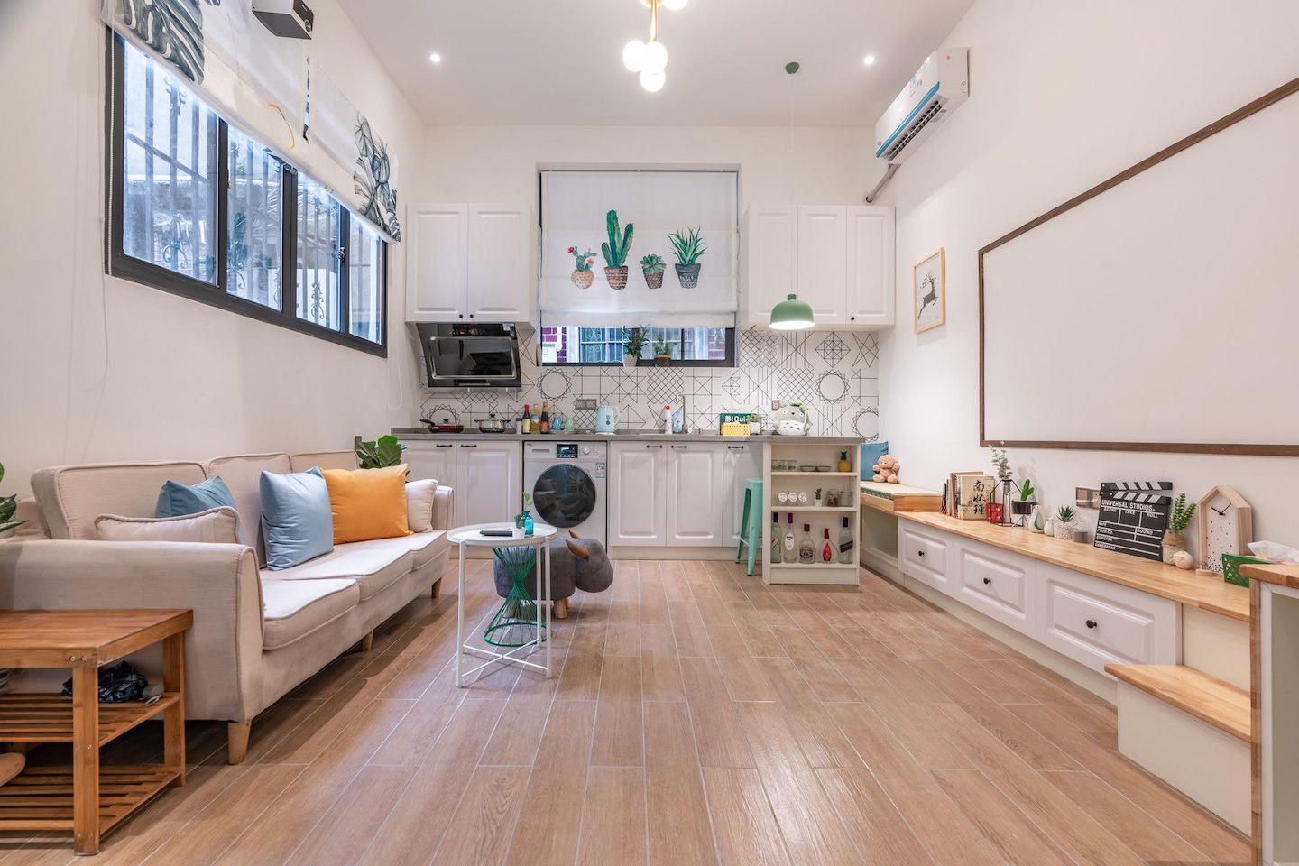 市中心新天地商圈四人家庭影院套房