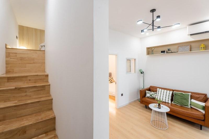 ［醒家民宿1885］南京西路Loft复式私人影院套房