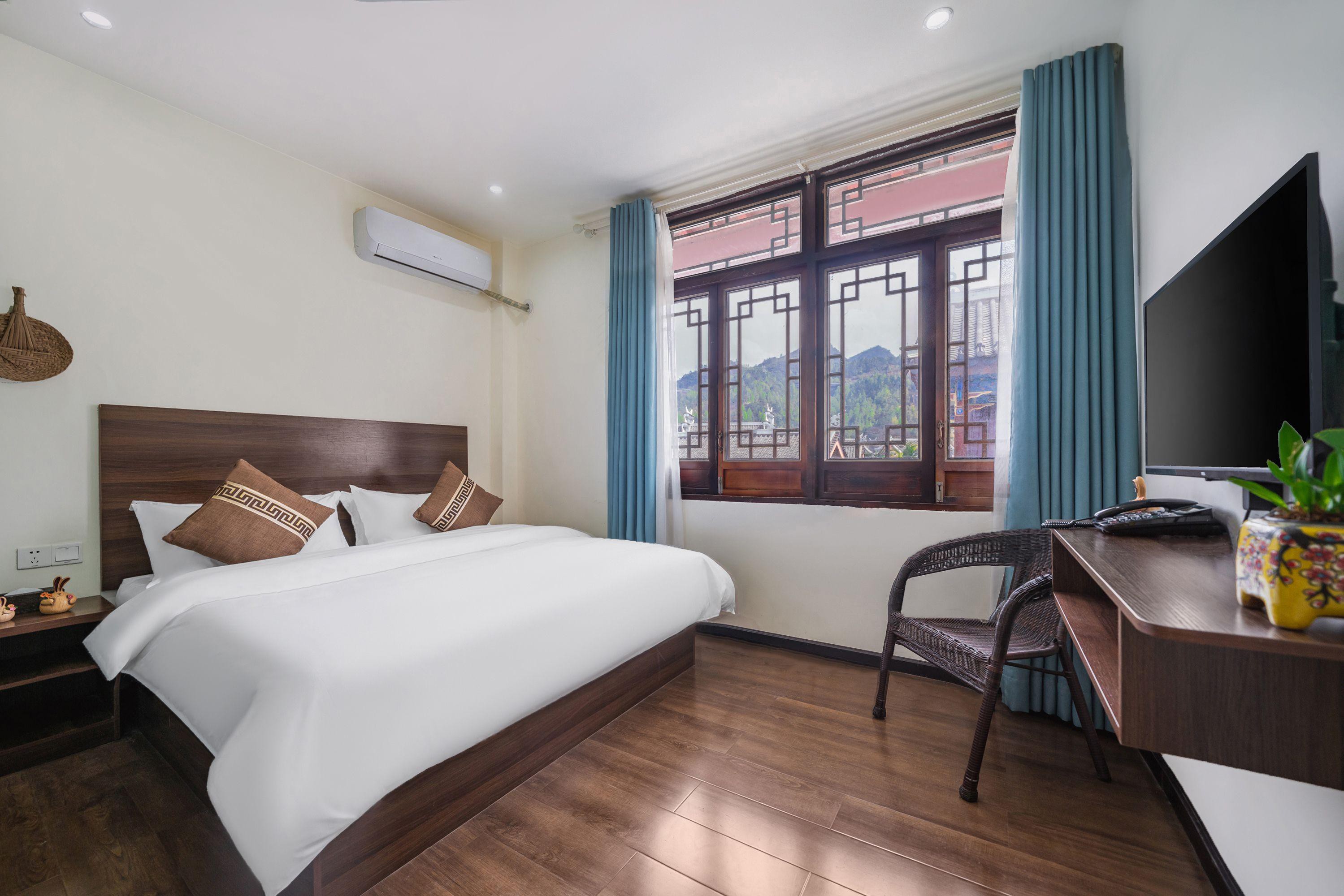 【 低价周月租限时特惠五折起、房东超热情、靠近景区、交通方便】荔波古镇·归园客栈·豪华大床房