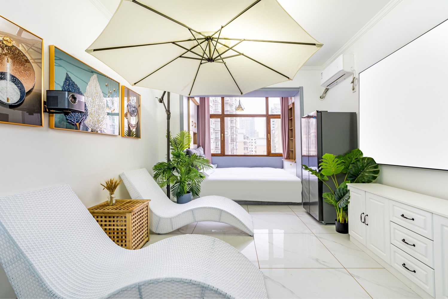 【度假】中央大街 猫鱼民宿 智能家居 h3s投影 高抗光幕布 地热充足