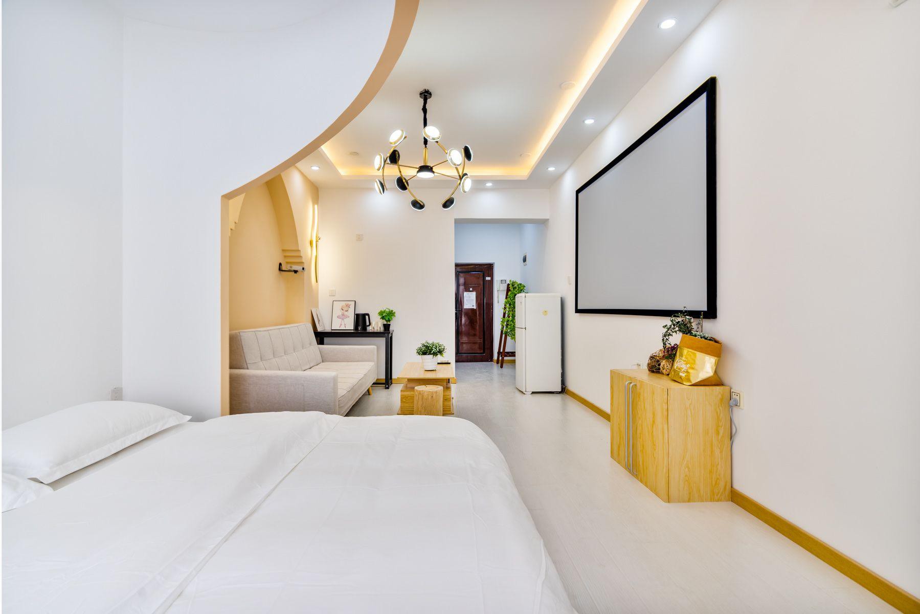 [北境] 中央大街 猫鱼民宿 奶油风 高清投影 地热充足 极速Wi-Fi 5星床品 地热充足