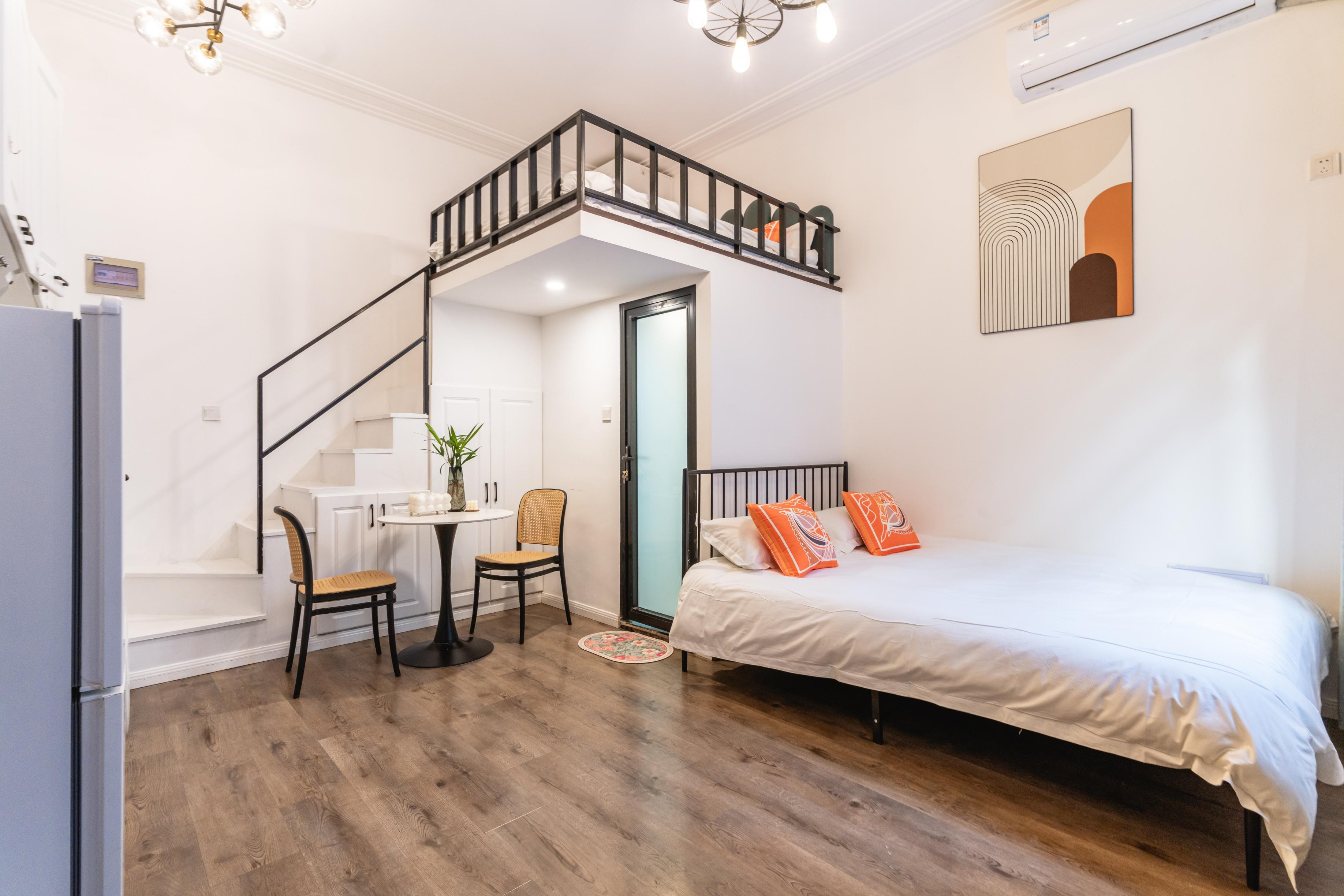 醒家民宿1985近打浦桥商圈近瑞金医院田子坊 日月光广场 温馨独门独户复式四人间