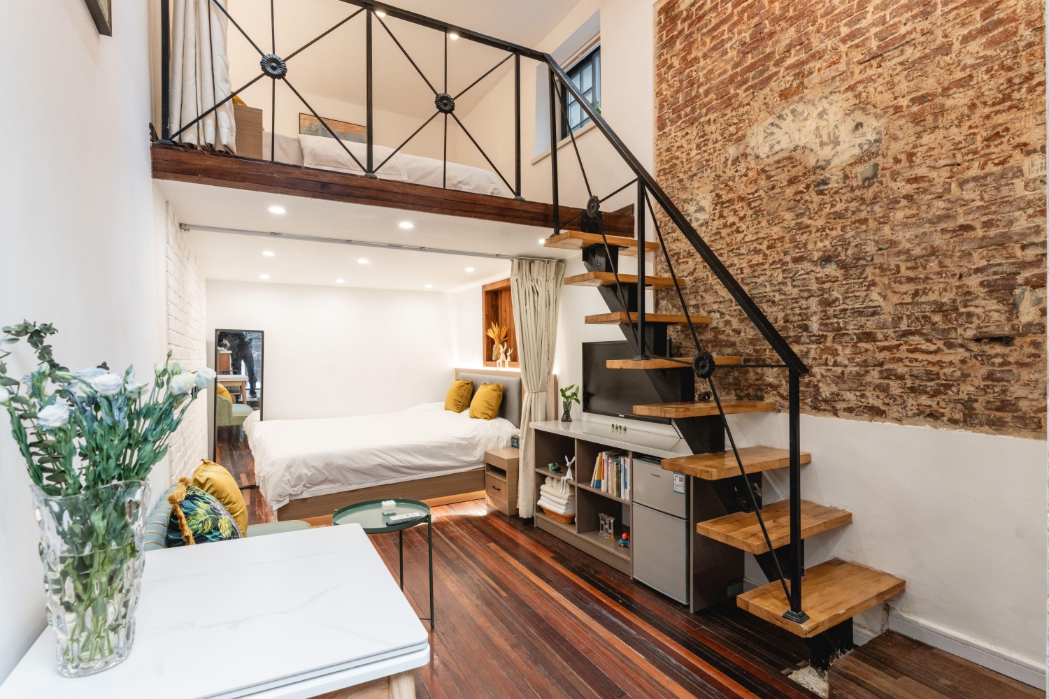 醒家民宿 巨富长 静安寺 淮海路，环贸 音乐学院 华山医院 五官科医院一楼