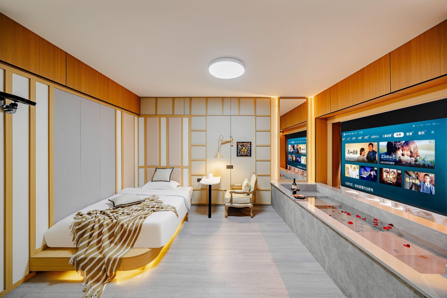 火车南站【花千树】高清影院+可开发票+超大泡池+楼下地铁+川大+沸城+近春熙路