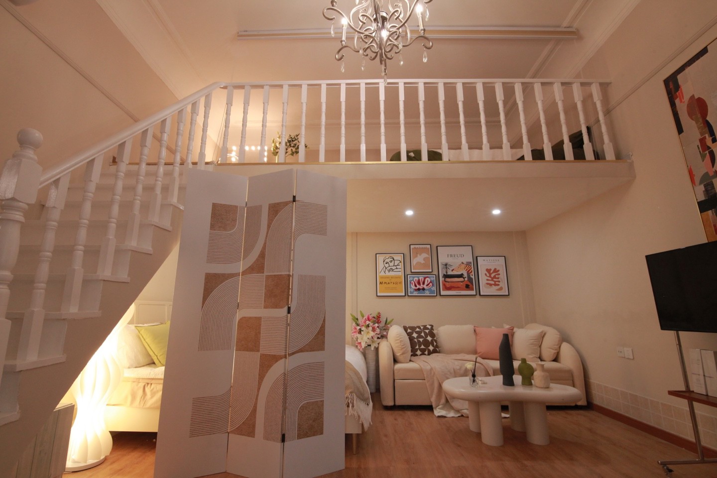 【暖雾】人民广场loft庭院两居，近长征医院、南京路、外滩、黄河路美食街