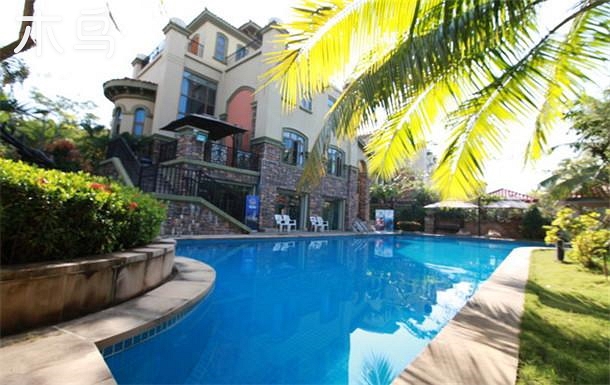 大东海景区精装别墅四室一厅一厨四卫私家游泳池免费潜水体验