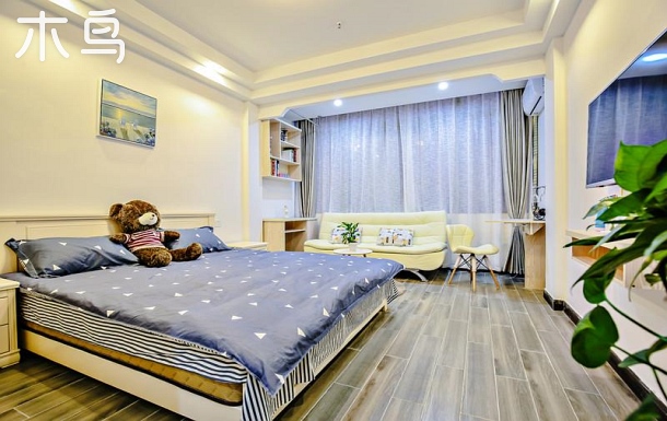 漫步西湖武林广场及浙大1公里 地铁口旁一居室