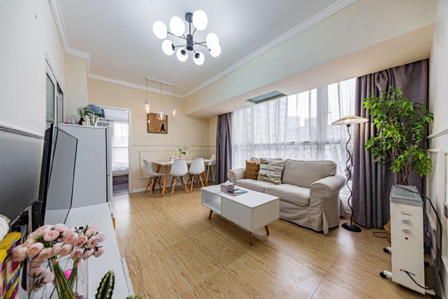 解放碑步行街高层区两居书江景房