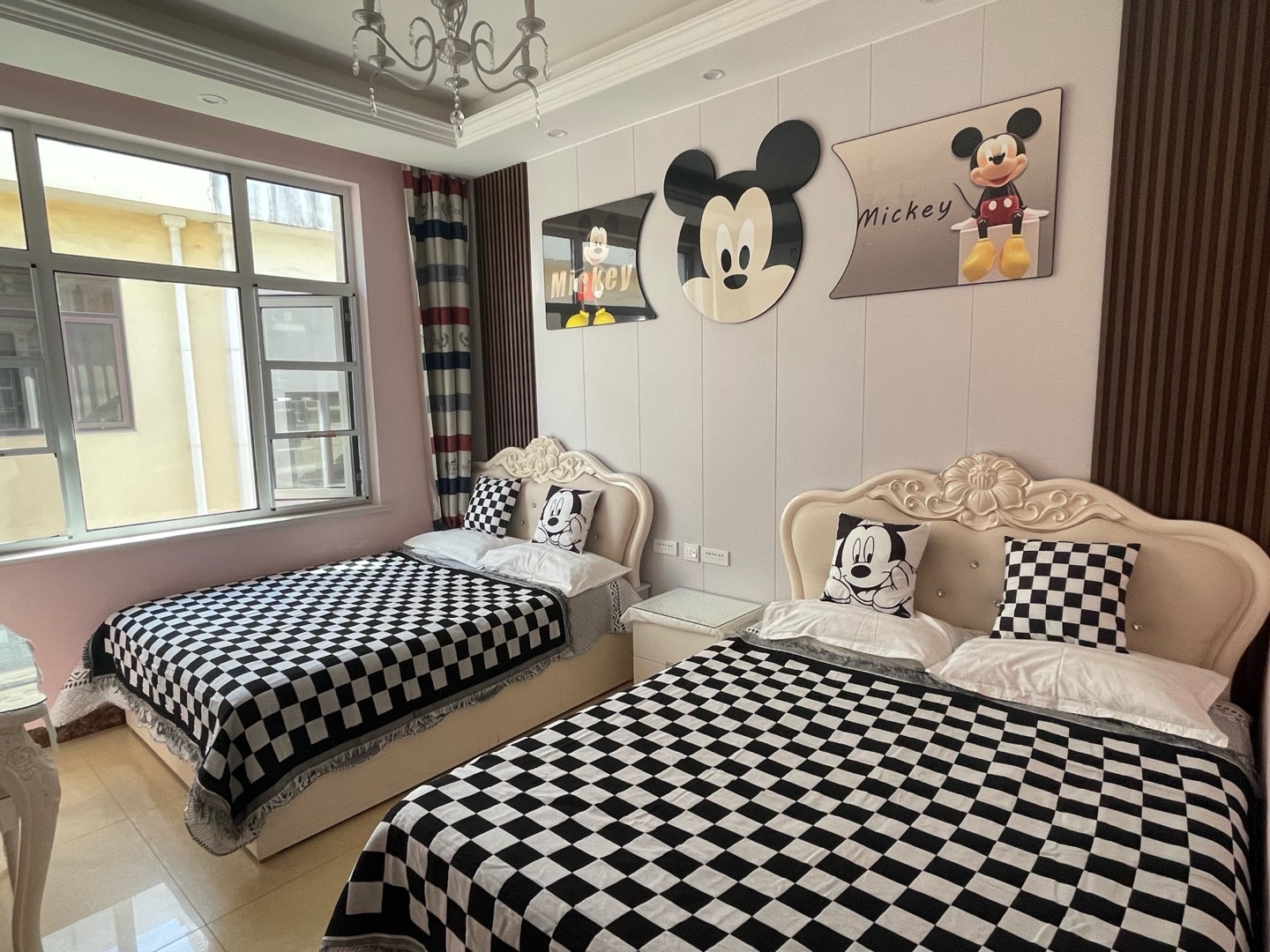 北戴河刘庄刘庄夜市步行7分钟到海边四人间