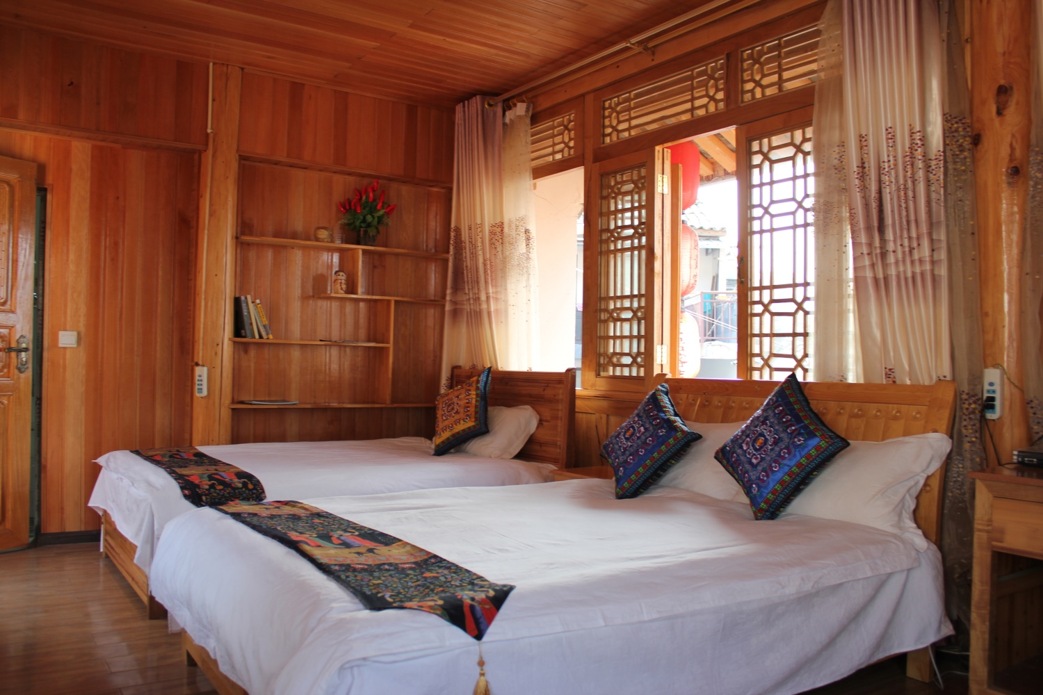 财神殿和顺阳光家庭房