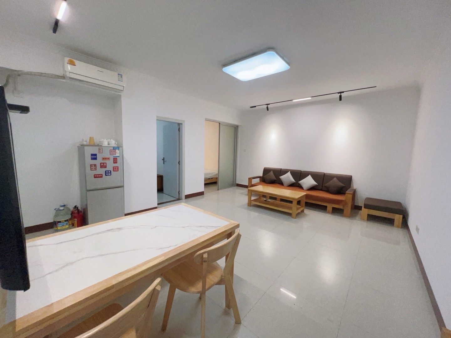 距大东海100米 金茂海景花园  舒适两室一厅