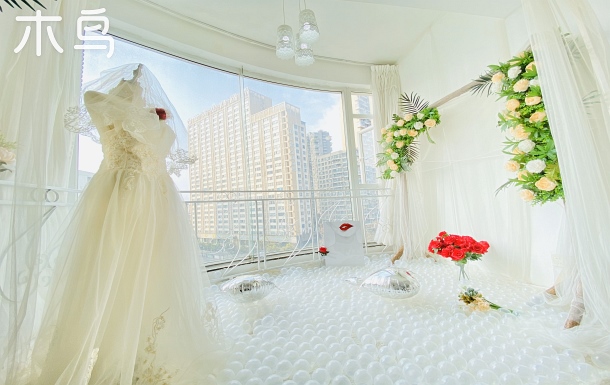 【MIWU•婚纱】红店写真-四套婚纱免费穿-求婚表白-弧形落地窗-4K投影仪