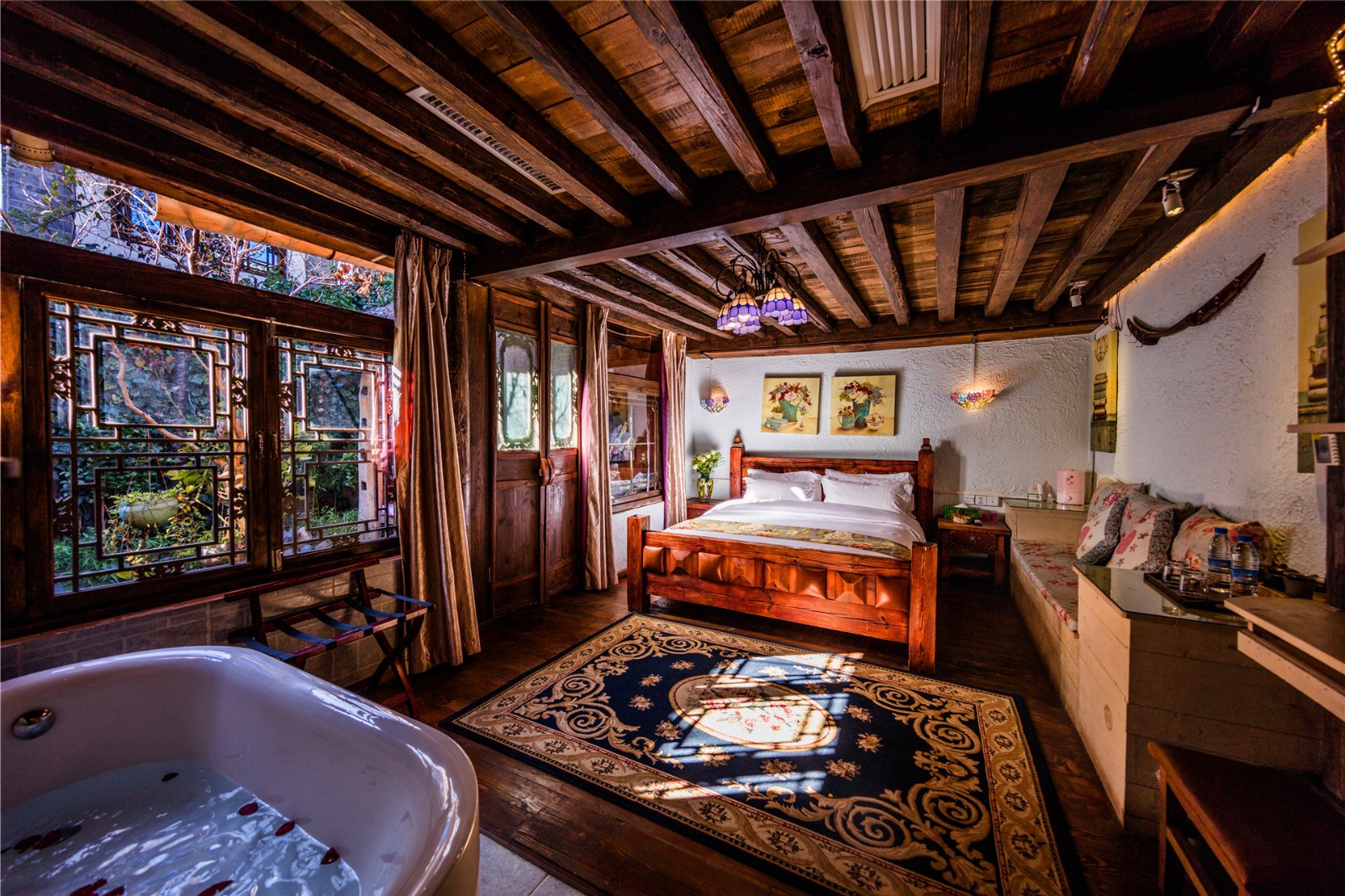 🏅连住接机或接站🌸纳西复古大床房🌸空调浴缸🌸丽江古城北门🌸四方街酒吧街