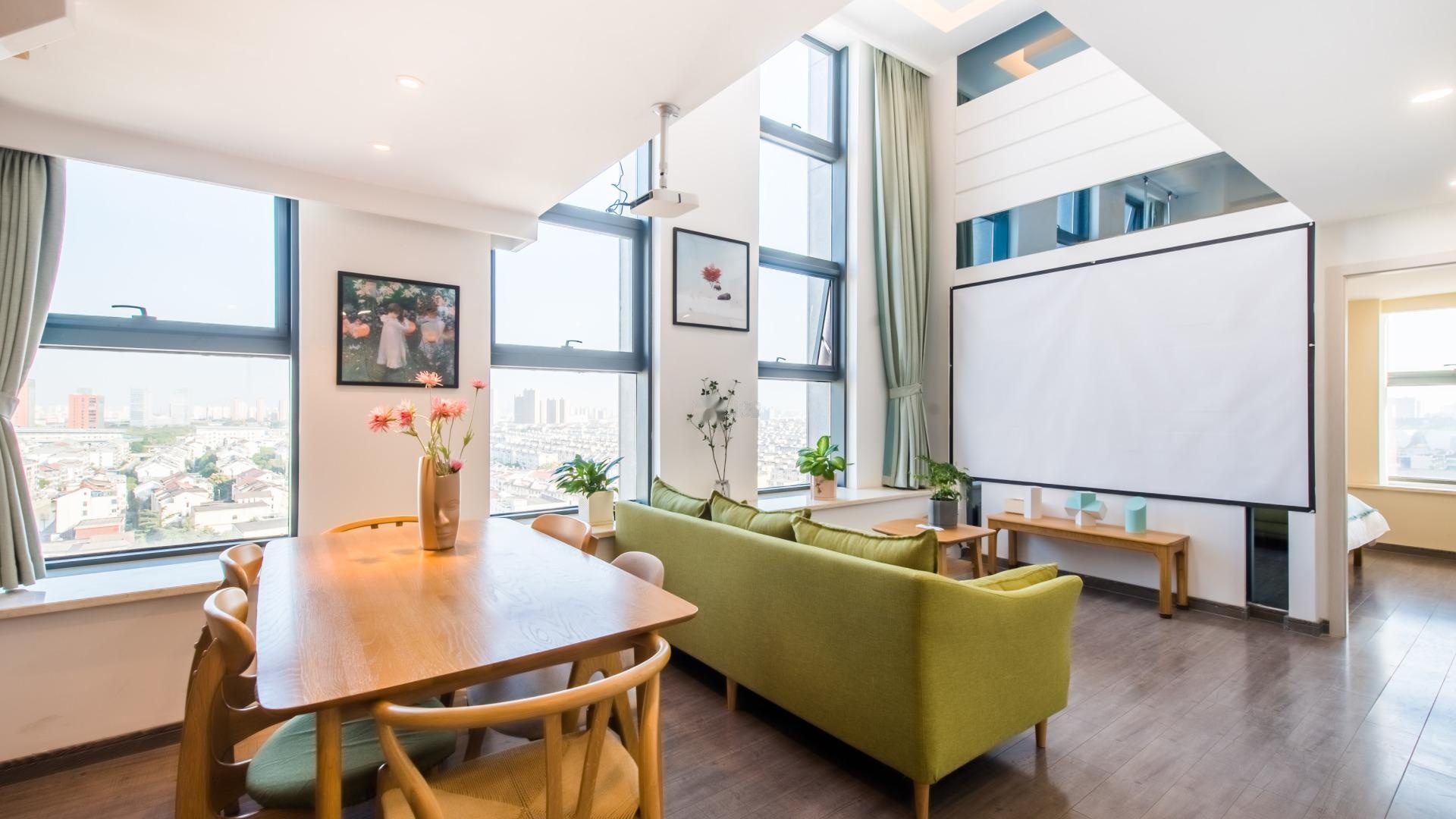 地铁口+直达苏州站/平江路/观前街 loft豪华投影2室2卫套房