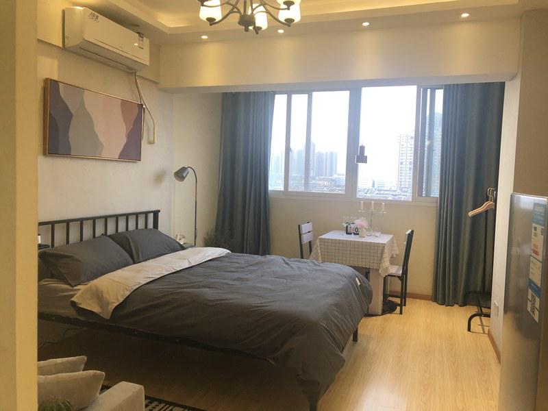 豆沙家尤克里里投影房 近江苏大学、小吃街