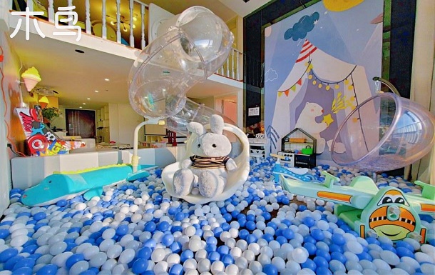 广州长隆电动麻将 北极熊摇摇车积木大滑梯海洋池游戏机主题复式 两室两厅