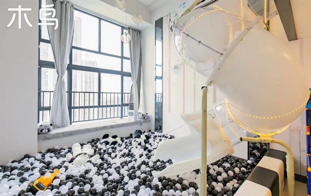 熊猫特色主题超大滑梯带投影复式一房一厅双床房，近长隆各大景区/广州塔/大学城