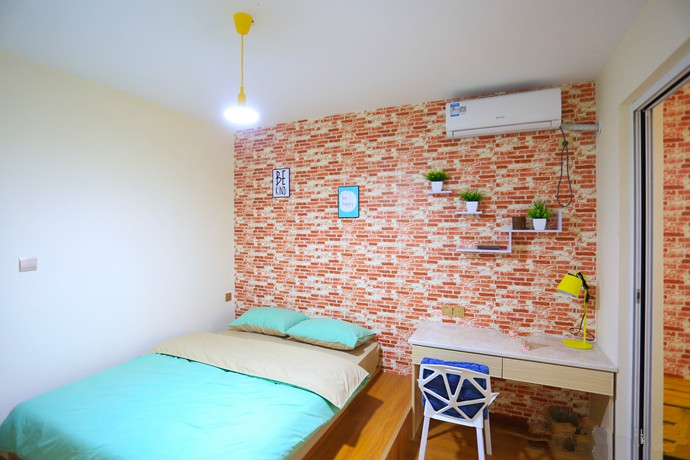 西安欧亚学院西门豪华主卧大床房套间