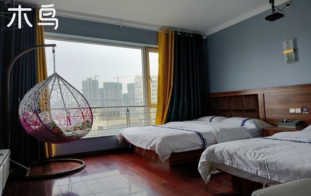 美馨公寓3D投影双床房
