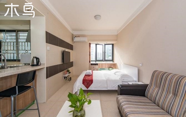 地铁1号线大剧院站深港御河堤豪华房