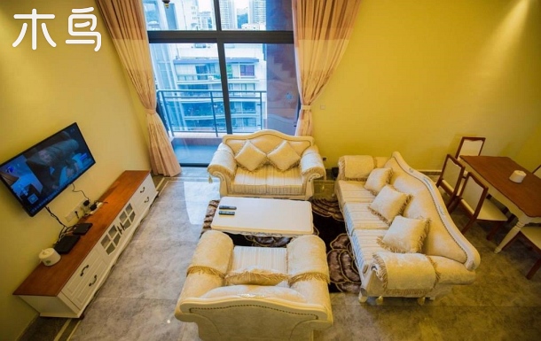 观看小蛮腰高档欧陆家私新港东会展复式4房