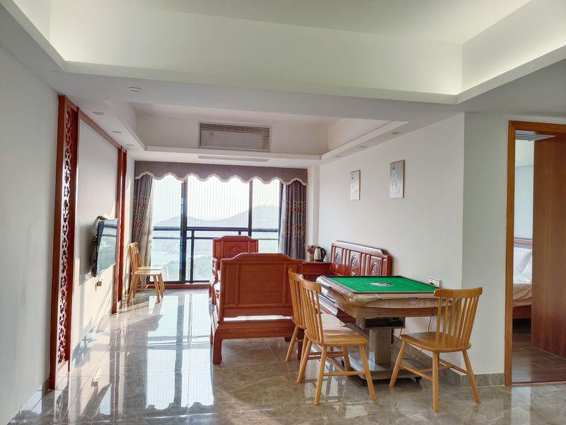 南澳岛海泉湾迅游六房三厅(由同楼层三套独立单元组成，通道往来)