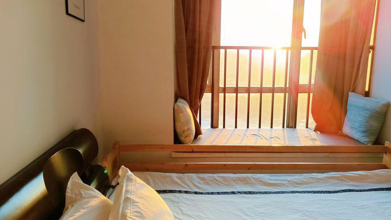 南澳岛海泉湾聚星城六房三(由同层三套二房组成，通道往来)度假公寓