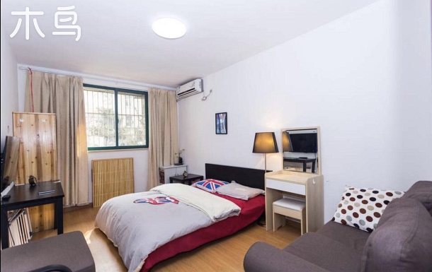 4 7号线东安路地铁 宜家风精品一室户