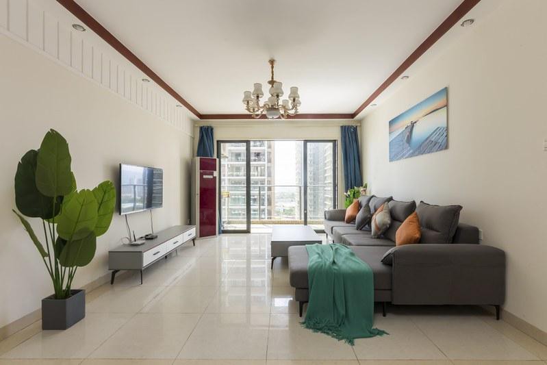 三亚湾  蓝色海岸  简约海景两室两厅大套房     可住4人