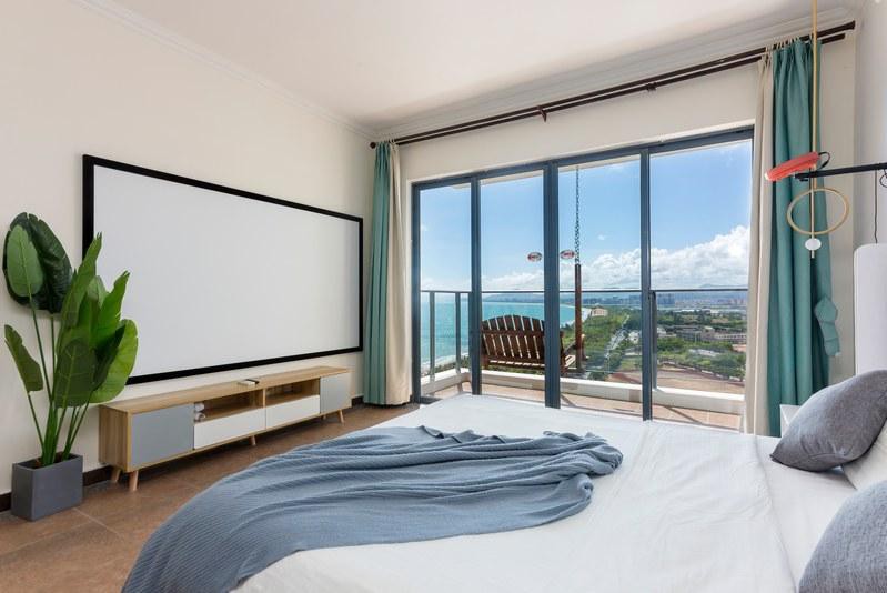 三亚湾蓝色海岸轻奢海景大床房