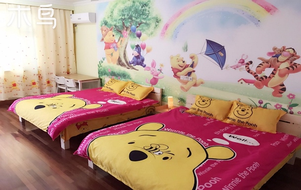 维尼小熊主题亲子家庭房双床大床房