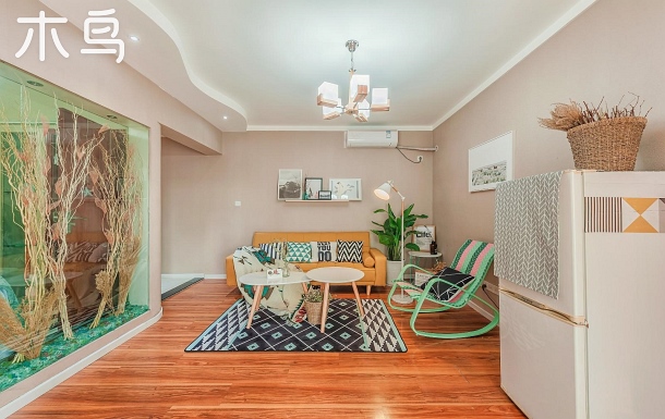 临江两房轻轨沿线解放碑商圈两居