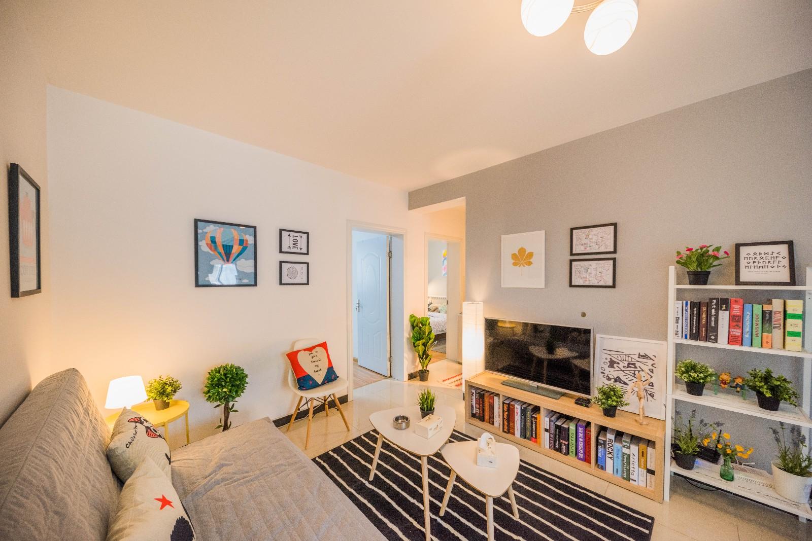 (爬楼梯)市中心一环玉林路,锦里,武侯祠,宽窄巷子春熙路太古里地铁温馨两居