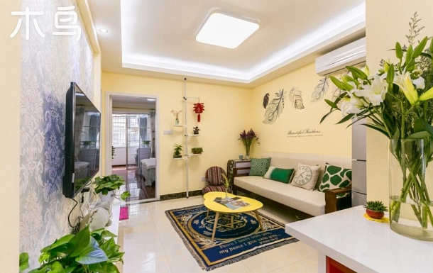 步行西湖 时尚女人街 地铁口 可停车