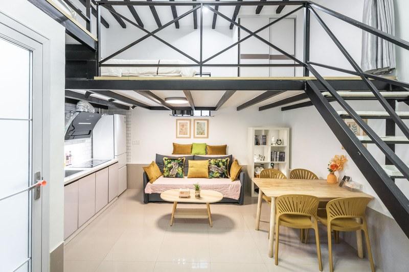 醒家民宿5732近衡山商圈近大学和五官科医院温馨私享Loft复式3人房