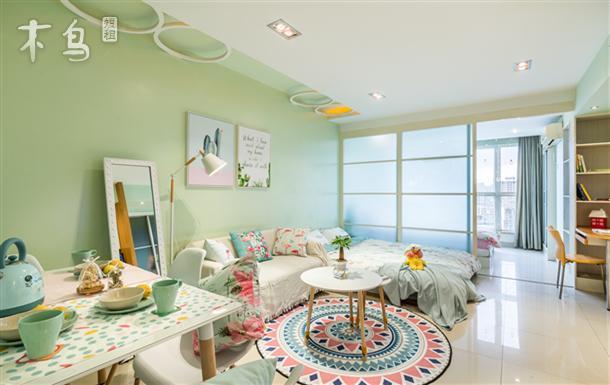 解放碑1、2号线出口好吃街☆江景落地窗阳光房