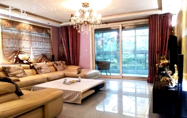 紧邻大雁塔海洋馆大唐芙蓉园景区