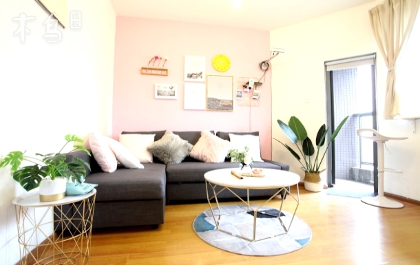 步行春熙路太古里 宽窄巷子锦里 100寸投影北欧粉调小屋